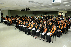 Egresados de la FCC celebran su Terminación de Estudios.